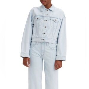 NWT! LEVI’S CROP TRUCKER JACKET- SIZE MEDIUM